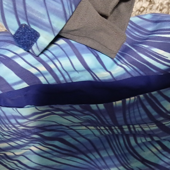 Mountain Hard Wear Dry Q Ski Jacket - Picture 9 of 10